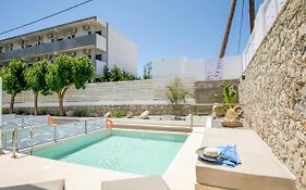 Helios Aparts&Pool Suites